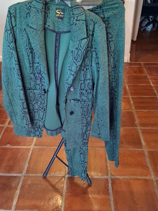 Serena Williams Jackets & Blazers - Serena WILLIAMS Green Snake-Print Double-Breasted Blazer & Pants